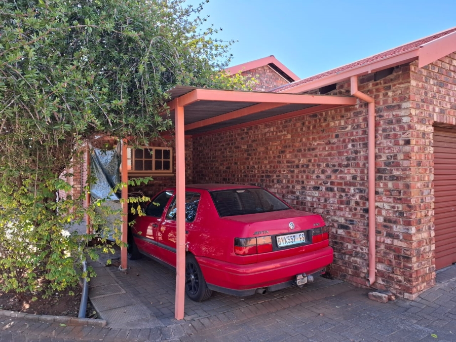 2 Bedroom Property for Sale in Uitsig Free State